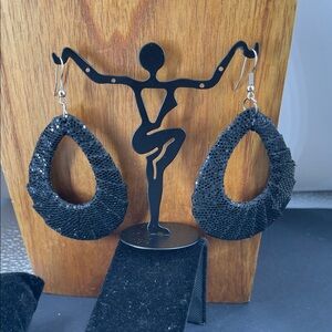 2.11.26-3 Sequin Large Teardrop Eurostyle Elegant Black Earrings